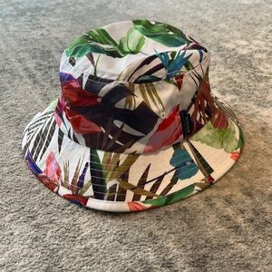Nixon bucket hat women’s size s/m